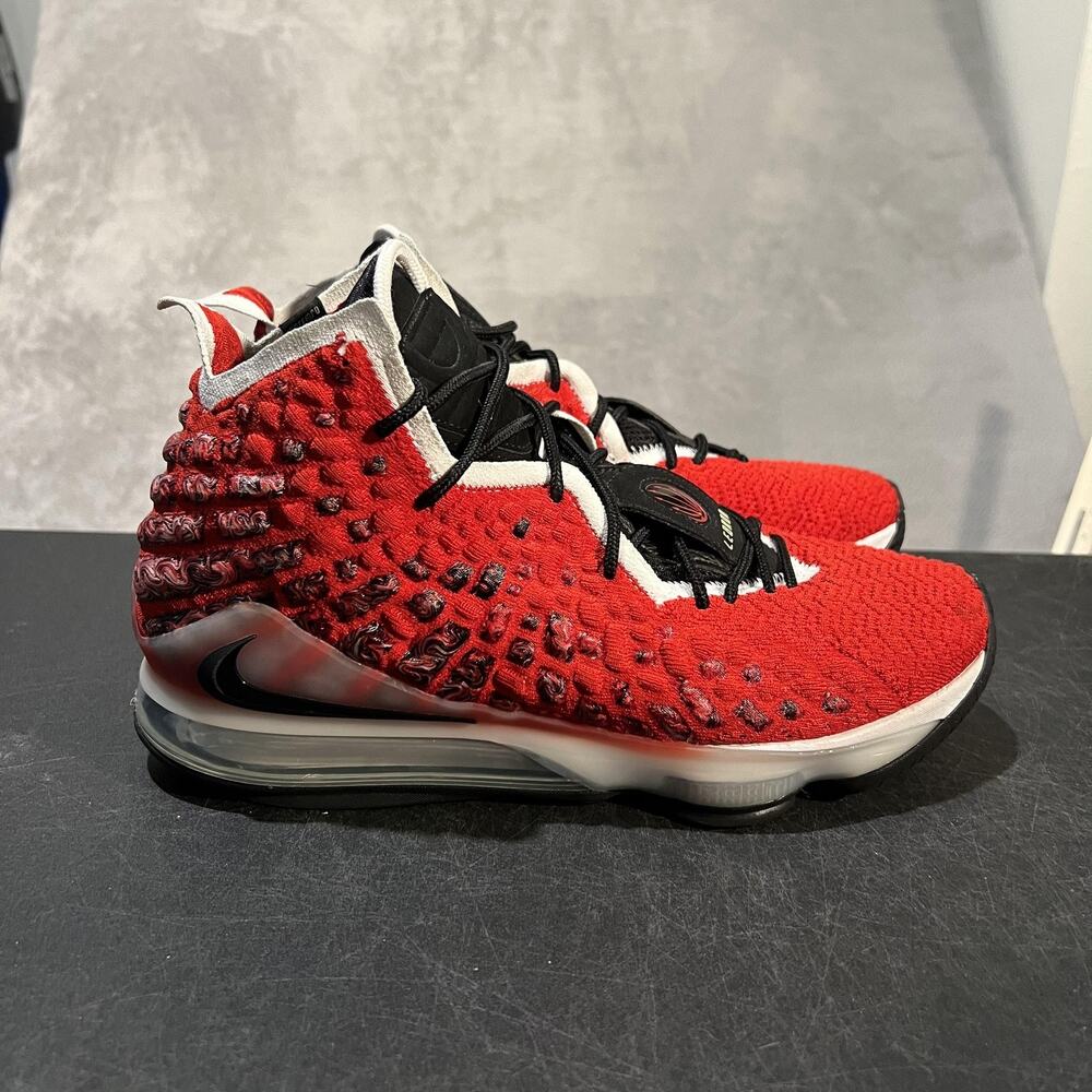 Nike Men's Red and Black Athletic Shoes